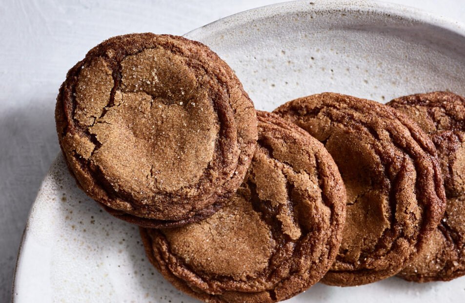 Crispy and tasty gingerbread cookies